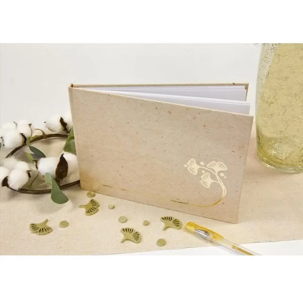 Livre d or ginkgo en effet kraft naturel et dore o